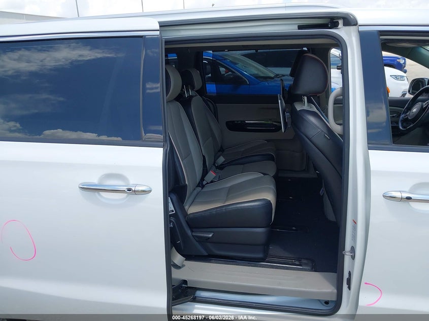 2021 Kia SEDONA VIN KNDMC5C18M6670943 IAAI salvage auction — FRONT END, Salvage Title, sold $1,300 on 2026-07-30 (photo 8)