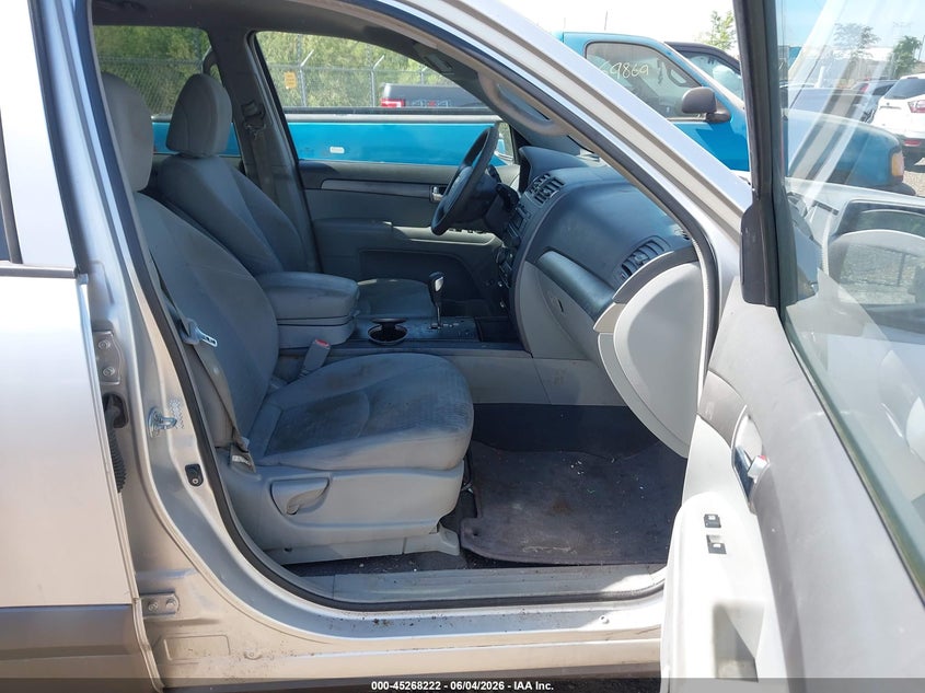 2009 Kia Borrego VIN KNDJJ741895035026 IAAI salvage auction — NORMAL WEAR, Clear (Illinois), sold $500 on 2026-07-08 (photo 5)