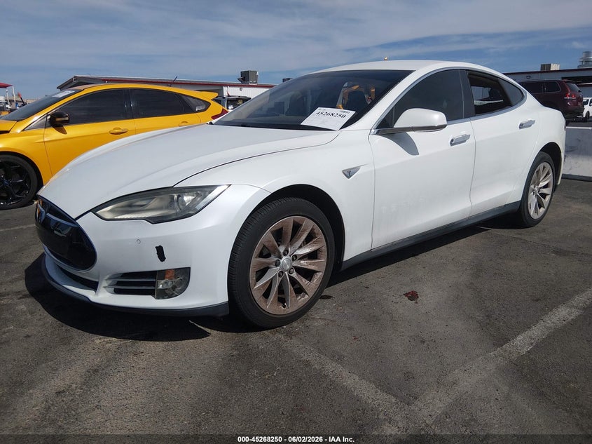 2013 Tesla Model s VIN 5YJSA1CN6DFP20879 IAAI salvage auction — REAR END, Clear (Nevada), sold $1,500 on 2026-07-31 (photo 2)