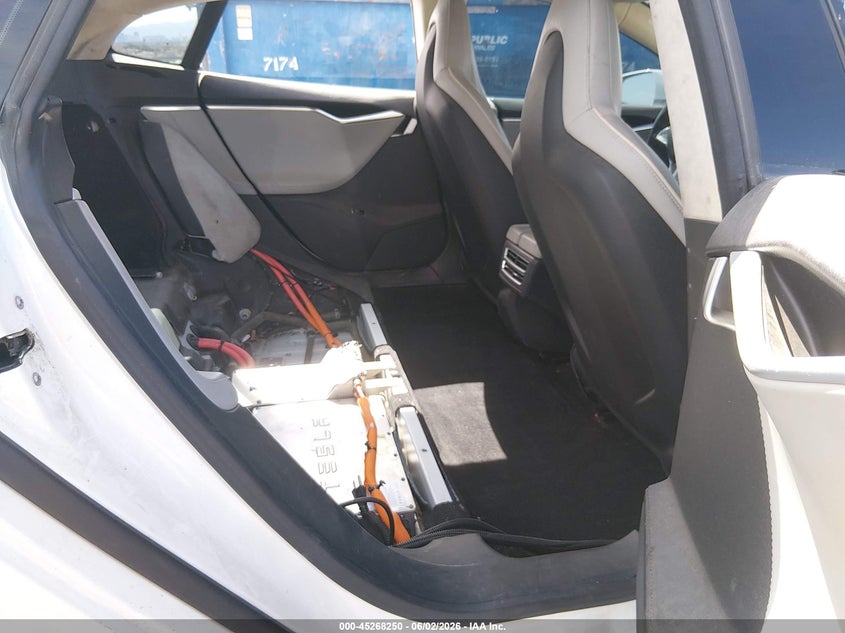 2013 Tesla Model s VIN 5YJSA1CN6DFP20879 IAAI salvage auction — REAR END, Clear (Nevada), sold $1,500 on 2026-07-31 (photo 8)