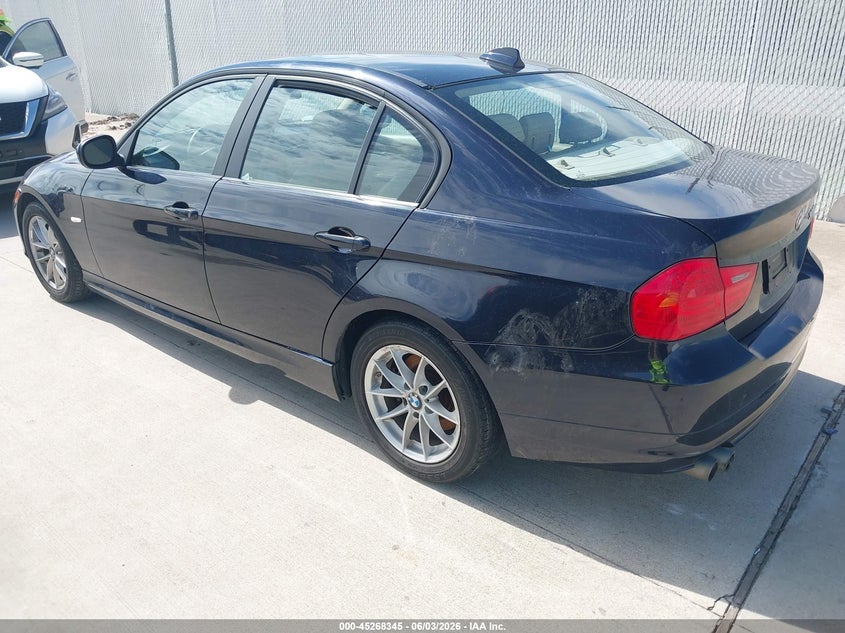 2010 BMW 3er VIN WBAPH7G52ANM52020 IAAI salvage auction — WATER/FLOOD, Salvage (Texas), sold $100 on 2026-07-24 (photo 3)
