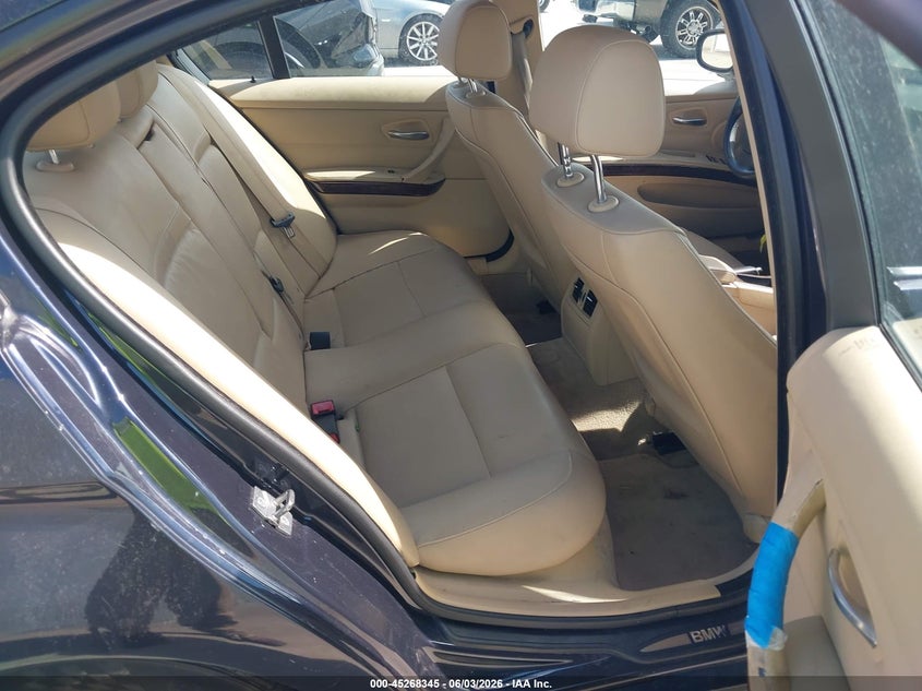 2010 BMW 3er VIN WBAPH7G52ANM52020 IAAI salvage auction — WATER/FLOOD, Salvage (Texas), sold $100 on 2026-07-24 (photo 8)