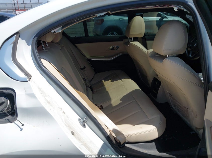 2020 BMW 3er VIN WBA5R1C08LFH36716 IAAI salvage auction — NORMAL WEAR, Clear (Oklahoma), sold $4,800 on 2026-07-14 (photo 8)