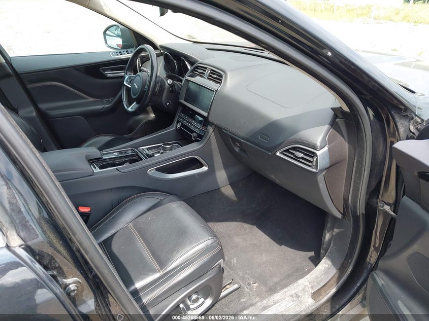 2020 Jaguar F-pace VIN SADCK2GX4LA635683 IAAI salvage auction — NORMAL WEAR, Clear (Virginia), sold $2,975 on 2026-07-16 (photo 5)