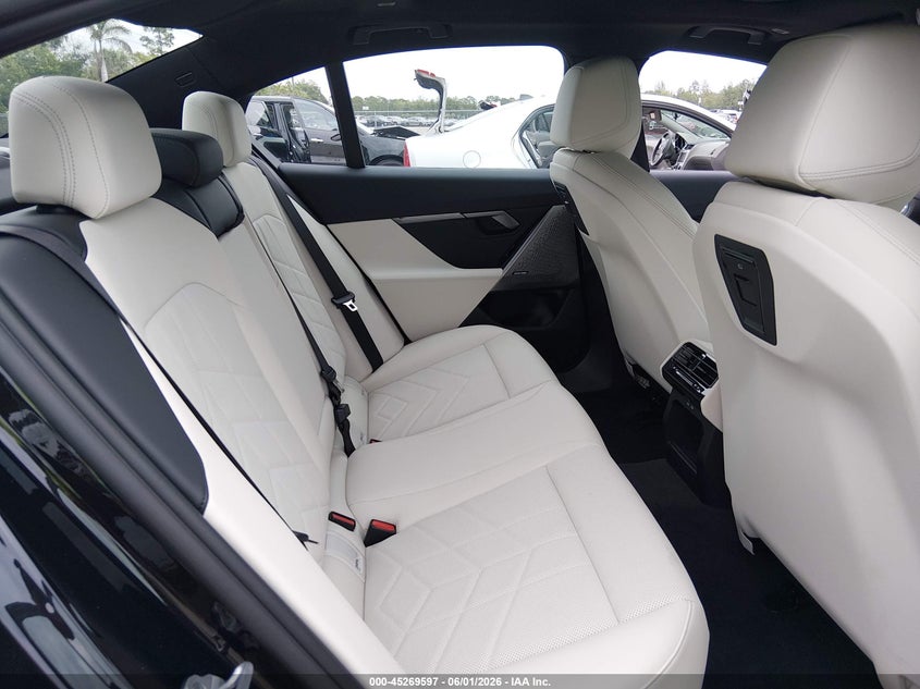 2026 BMW 5er VIN WBA13FK07TCX10136 IAAI salvage auction — ALL OVER, Salvage Title, sold $40,200 on 2026-08-17 (photo 8)