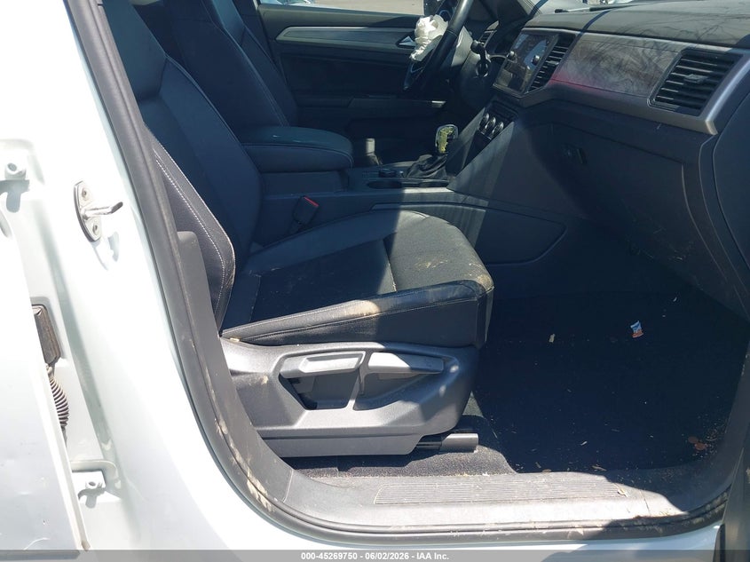 2020 Volkswagen Atlas cross sport VIN 1V26E2CA4LC211778 IAAI salvage auction — FRONT END, Salvage - Greater Than 75% (Maryland), sold $1,400 on 2026-08-01 (photo 5)