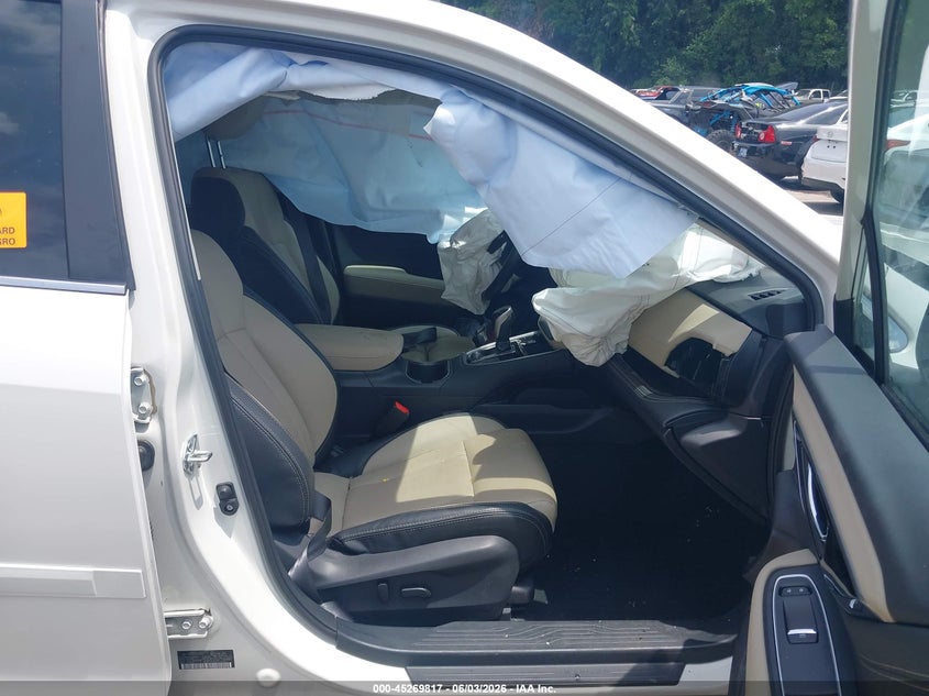 2024 Subaru Outback VIN 4S4BTANCXR3176859 IAAI salvage auction — BIO HAZARD, Salvage Title, sold $1,200 on 2026-07-19 (photo 5)