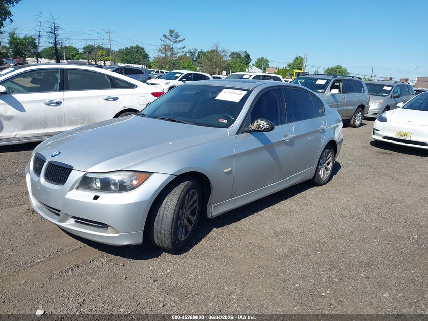 2007 BMW 3 series VIN WBAVC73507KP35862 IAAI salvage auction — SIDE, Salvage (New Jersey), sold $275 on 2026-07-12 (photo 2)