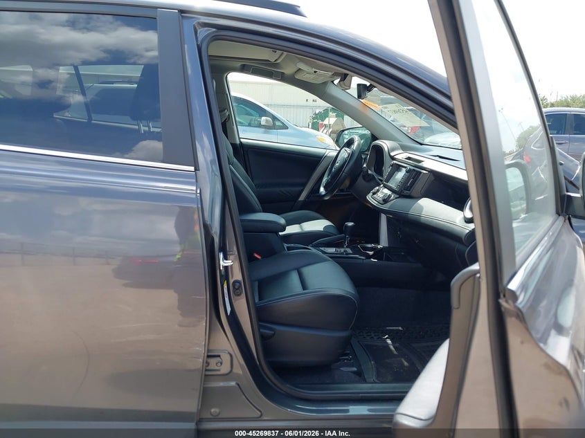 2017 Toyota Rav 4 VIN 2T3YFREV7HW329005 IAAI salvage auction — RIGHT FRONT, Salvage Title, sold $5,300 on 2026-07-30 (photo 5)