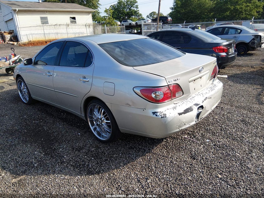 2002 Lexus Es 300 VIN JTHBF30G625020425 IAAI salvage auction — REAR END, Salvage (South Carolina), sold $400 on 2026-07-14 (photo 3)