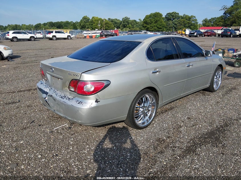 2002 Lexus Es 300 VIN JTHBF30G625020425 IAAI salvage auction — REAR END, Salvage (South Carolina), sold $400 on 2026-07-14 (photo 4)