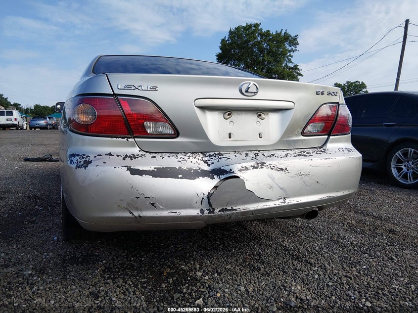 2002 Lexus Es 300 VIN JTHBF30G625020425 IAAI salvage auction — REAR END, Salvage (South Carolina), sold $400 on 2026-07-14 (photo 6)