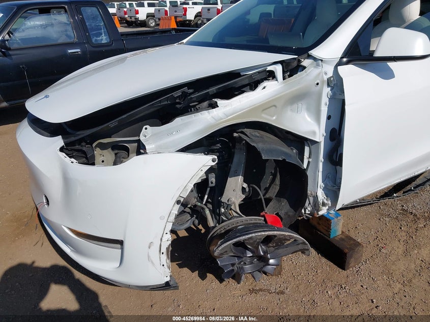 2022 Tesla Model y VIN 7SAYGDEF2NF346369 IAAI salvage auction — LEFT FRONT, Salvage Title, sold $6,700 on 2026-07-22 (photo 6)