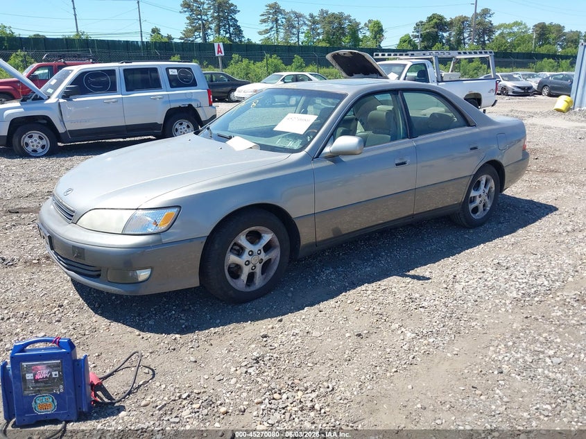 2001 Lexus ES VIN JT8BF28G115108506 IAAI salvage auction — NORMAL WEAR, Clear (New York), sold $450 on 2026-07-07 (photo 2)