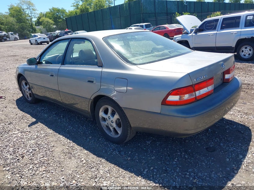 2001 Lexus ES VIN JT8BF28G115108506 IAAI salvage auction — NORMAL WEAR, Clear (New York), sold $450 on 2026-07-07 (photo 3)