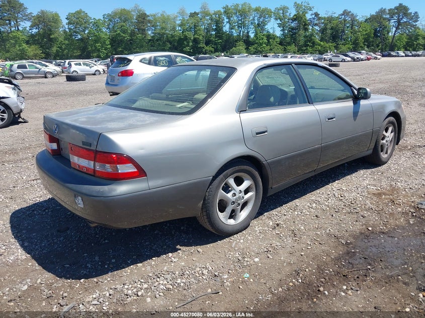 2001 Lexus ES VIN JT8BF28G115108506 IAAI salvage auction — NORMAL WEAR, Clear (New York), sold $450 on 2026-07-07 (photo 4)