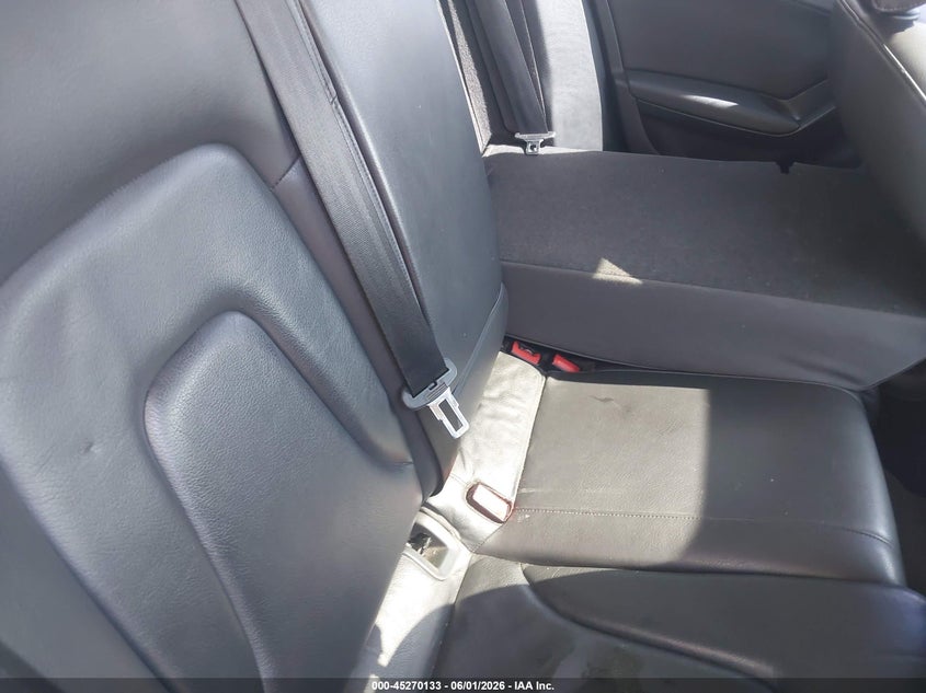 2010 Audi A4 VIN WAUBFAFL0AN017753 IAAI salvage auction — NORMAL WEAR, Salvage Title (New York), sold $450 on 2026-07-07 (photo 8)