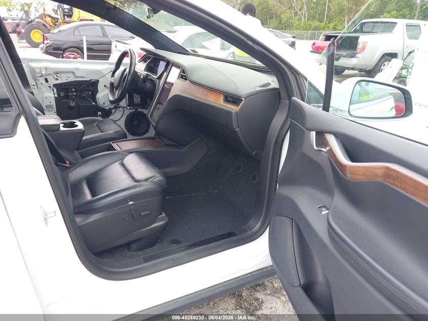 2020 Tesla Model x VIN 5YJXCAE23LF232653 IAAI salvage auction — FRONT & REAR, Salvage Title, sold $6,600 on 2026-07-30 (photo 5)