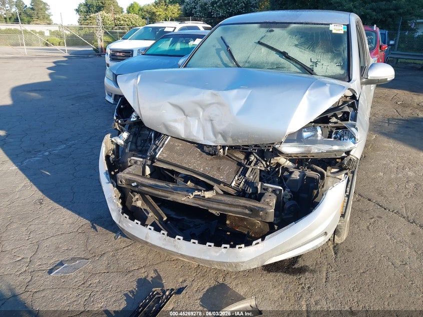2017 Volkswagen Tiguan VIN WVGAV7AXXHK048692 IAAI salvage auction — FRONT END, Salvage Title, sold $225 on 2026-07-09 (photo 6)