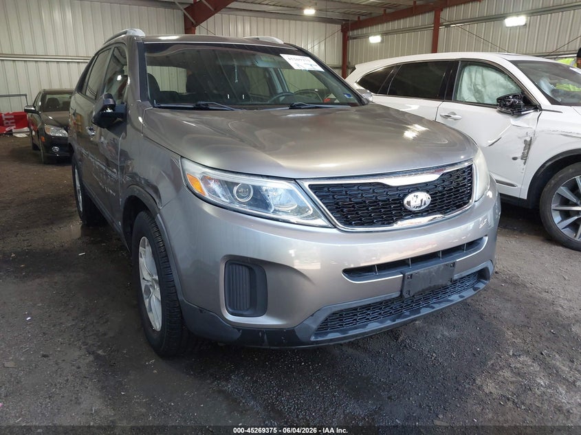 2014 Kia Sorento VIN 5XYKTDA78EG545965 IAAI salvage auction — REAR END, Salvage Title, sold $1,825 on 2026-07-09 (photo 1)