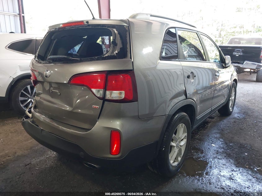 2014 Kia Sorento VIN 5XYKTDA78EG545965 IAAI salvage auction — REAR END, Salvage Title, sold $1,825 on 2026-07-09 (photo 4)