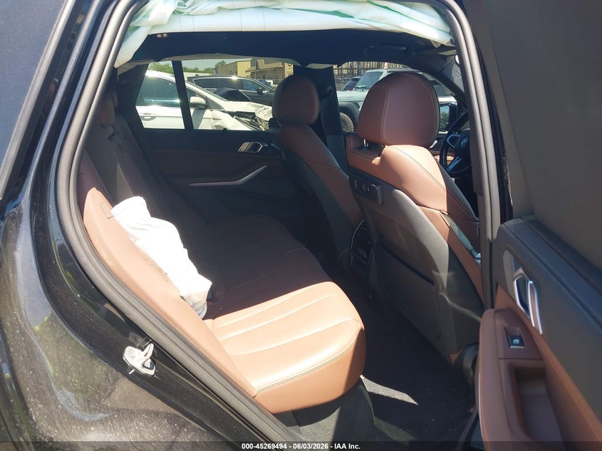 2021 BMW X5 VIN 5UXCR6C08M9F53760 IAAI salvage auction — RIGHT FRONT, Clear (Michigan), sold $27,000 on 2026-07-18 (photo 8)