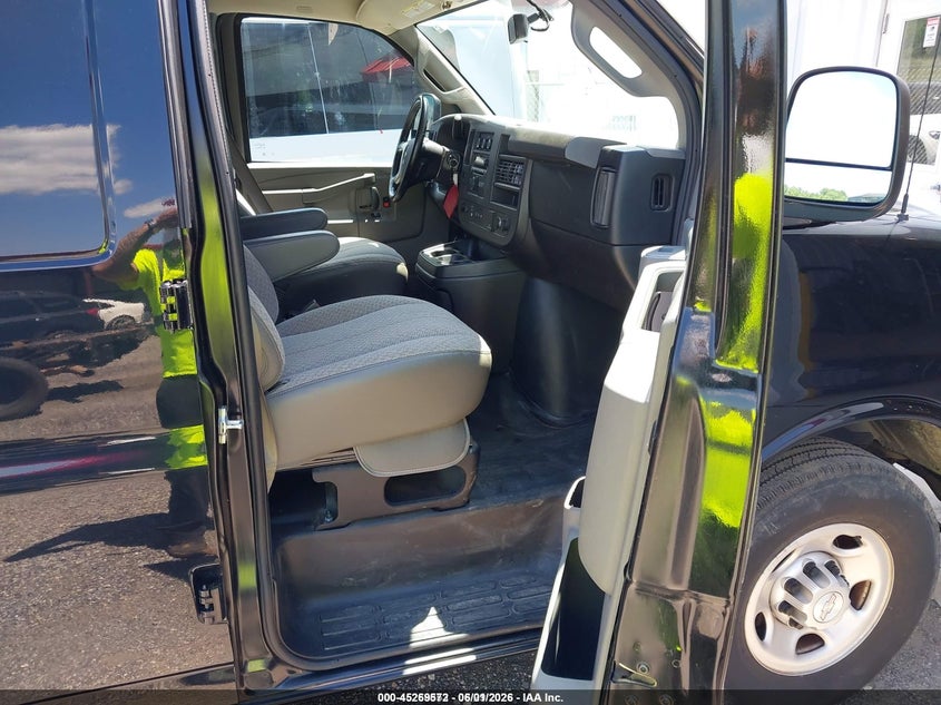 2018 Chevrolet Express 2500 VIN 1GCWGAFG1J1277168 IAAI salvage auction — NORMAL WEAR, Sf97 (Maryland), sold $7,000 on 2026-07-21 (photo 5)
