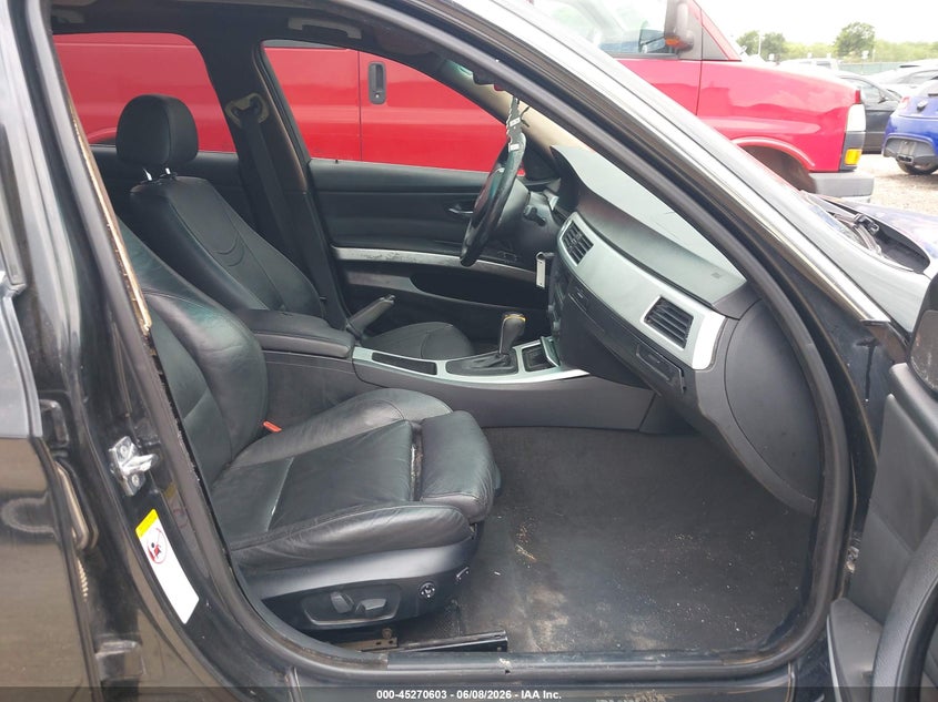 2006 BMW 3er VIN WBAVB335X6KS32074 IAAI salvage auction — FRONT & REAR, Original (Texas), sold $300 on 2026-07-29 (photo 5)