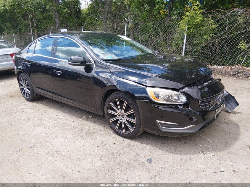 2017 Volvo VIN LYV402HKXHB133138 IAAI salvage auction — FRONT END, Salvage (Rhode Island), sold $1,750 on 2026-07-25 (photo 1)