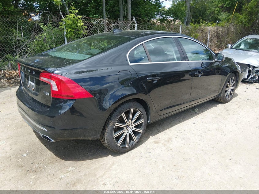 2017 Volvo VIN LYV402HKXHB133138 IAAI salvage auction — FRONT END, Salvage (Rhode Island), sold $1,750 on 2026-07-25 (photo 4)
