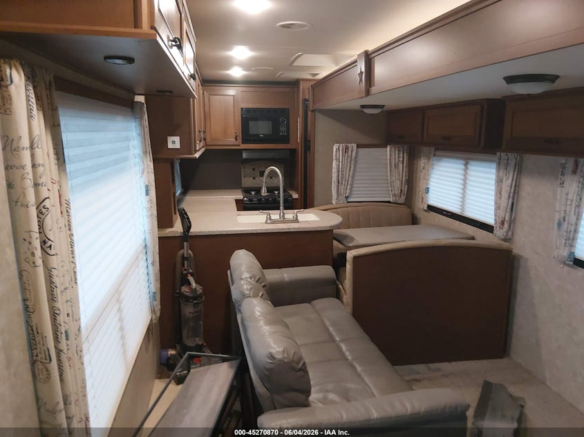 2015 Open range Rv VIN 58TTX3621F2018776 IAAI salvage auction — SIDE, Wait Title, sold $1,650 on 2026-09-23 (photo 5)