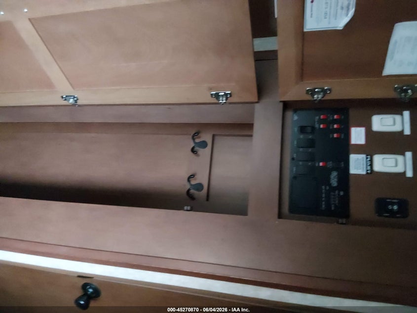2015 Open range Rv VIN 58TTX3621F2018776 IAAI salvage auction — SIDE, Wait Title, sold $1,650 on 2026-09-23 (photo 7)