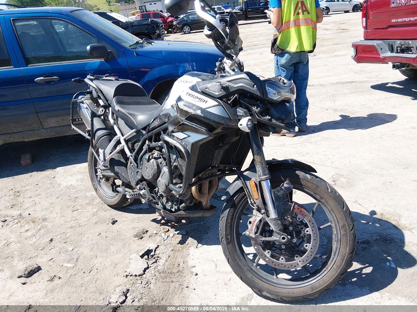 2022 Triumph motorcycle Tiger VIN SMTE64DF8NTAW7983 IAAI salvage auction — FRONT END, Salvage (Virginia), sold $25 on 2026-07-30 (photo 1)