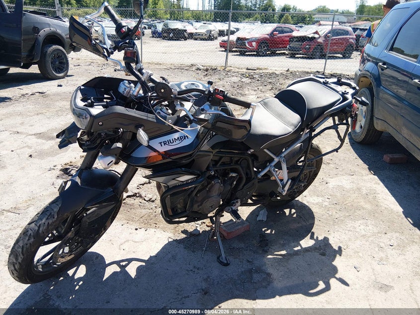 2022 Triumph motorcycle Tiger VIN SMTE64DF8NTAW7983 IAAI salvage auction — FRONT END, Salvage (Virginia), sold $25 on 2026-07-30 (photo 2)