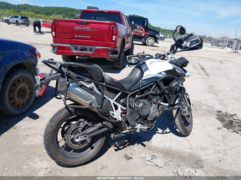 2022 Triumph motorcycle Tiger VIN SMTE64DF8NTAW7983 IAAI salvage auction — FRONT END, Salvage (Virginia), sold $25 on 2026-07-30 (photo 4)