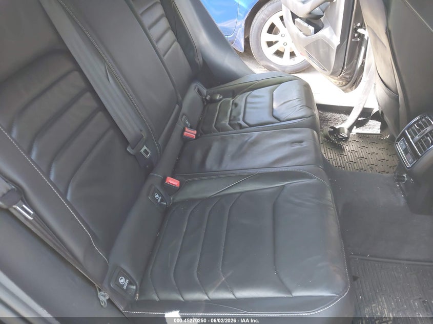 2019 Volkswagen Arteon VIN WVWTR7AN8KE008049 IAAI salvage auction — FRONT END, Salvage Title, sold $3,550 on 2026-07-23 (photo 8)