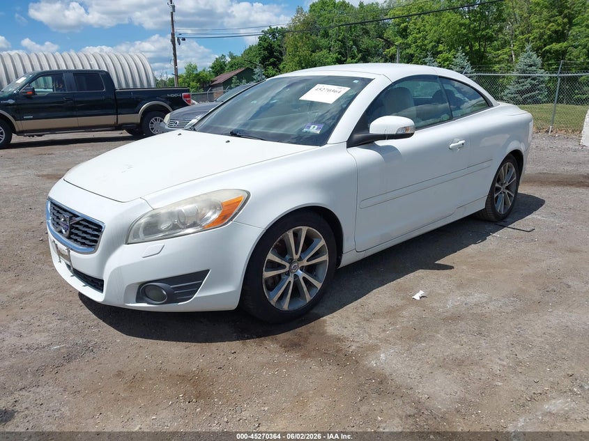 2011 Volvo C70 VIN YV1672MCXBJ119266 IAAI salvage auction — NORMAL WEAR, Clear (New Jersey), sold $600 on 2026-07-09 (photo 2)