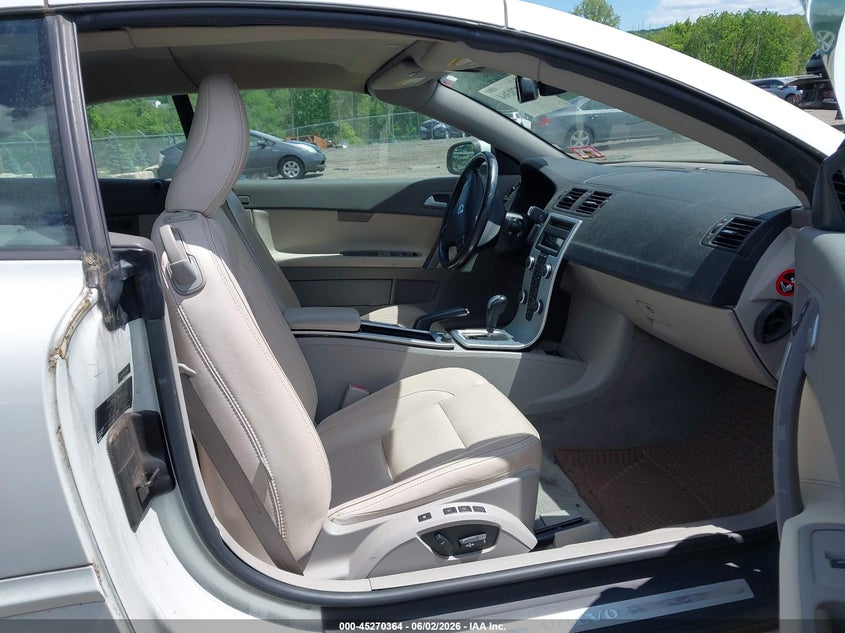 2011 Volvo C70 VIN YV1672MCXBJ119266 IAAI salvage auction — NORMAL WEAR, Clear (New Jersey), sold $600 on 2026-07-09 (photo 5)