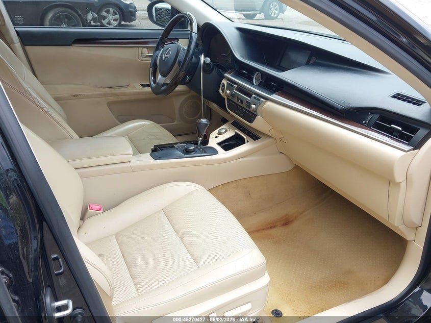2013 Lexus ES VIN JTHBK1GGXD2010037 IAAI salvage auction — RIGHT REAR, Salvage Title, sold $1,100 on 2026-07-15 (photo 5)