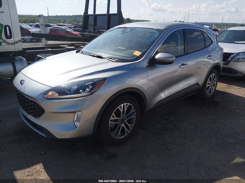 2022 Ford Escape VIN 1FMCU0H66NUA20565 IAAI salvage auction — HAIL, Clear (Oklahoma), sold $8,100 on 2026-07-28 (photo 2)