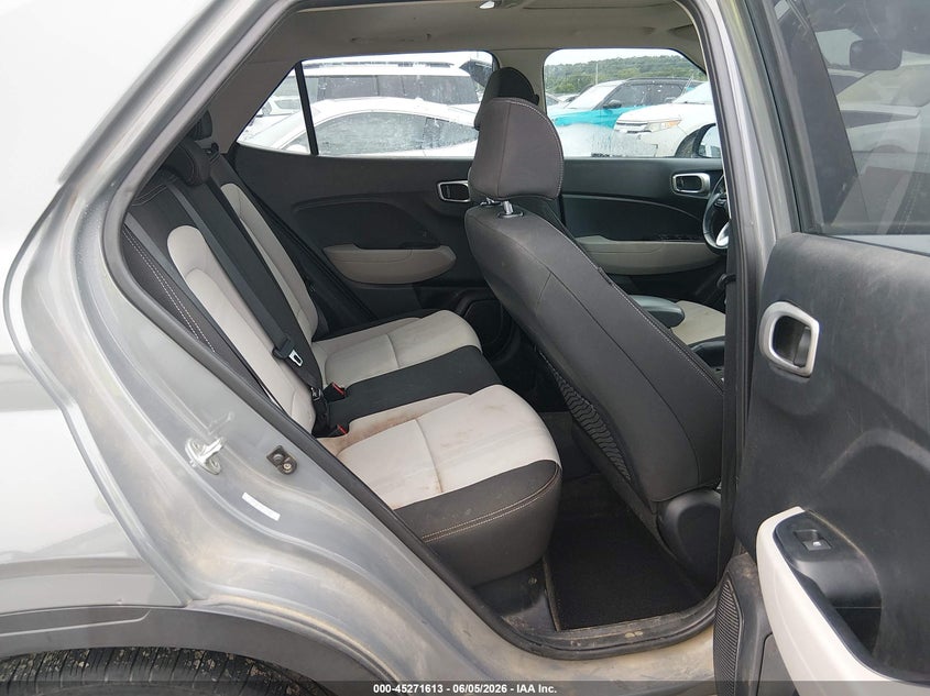 2022 Hyundai Venue VIN KMHRC8A33NU183895 IAAI salvage auction — HAIL, Salvage Title, sold $5,100 on 2026-08-01 (photo 8)