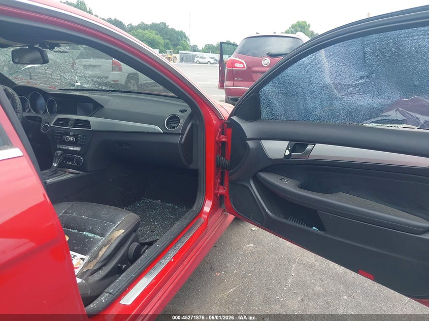 2013 Mercedes-benz C class VIN WDDGJ4HB7DG062832 IAAI salvage auction — FRONT END, Clear (Alabama), sold $25 on 2026-08-05 (photo 5)