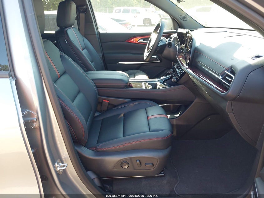 2026 Chevrolet Traverse VIN 1GNEVLKSXTJ151179 IAAI salvage auction — REAR END, Salvage Title, sold $20,600 on 2026-07-29 (photo 5)