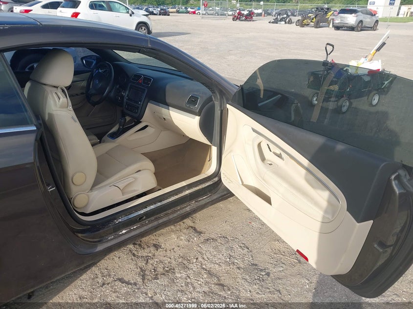 2012 Volkswagen Eos VIN WVWBW7AH8CV020072 IAAI salvage auction — FRONT END, Salvage Title, sold $425 on 2026-07-09 (photo 5)