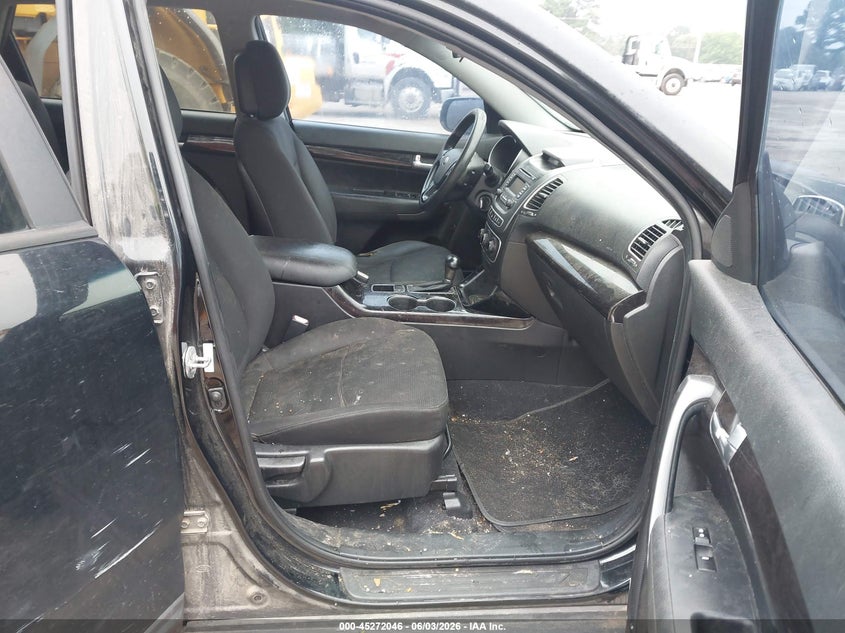 2014 Kia Sorento VIN 5XYKT3A61EG428651 IAAI salvage auction — REAR END, Salvage Title, sold $425 on 2026-07-16 (photo 5)