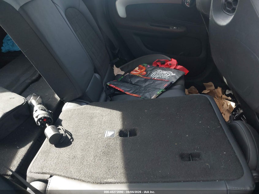 2020 Mini Countryman VIN WMZYZ9C03L3M10688 IAAI salvage auction — WATER/FLOOD, Salvage Title, sold $3,950 on 2026-07-07 (photo 8)