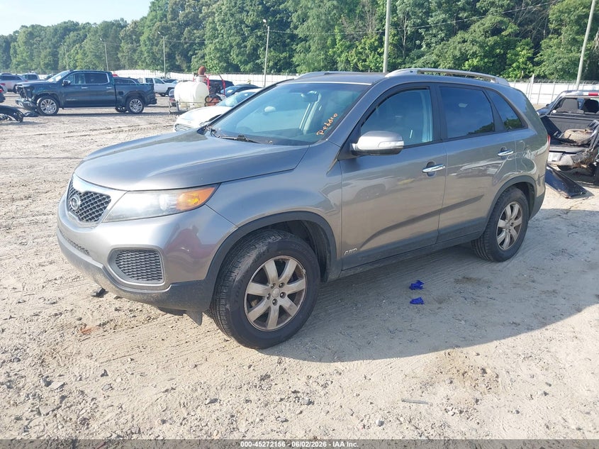 2013 Kia Sorento VIN 5XYKTDA23DG403400 IAAI salvage auction — ENGINE DAMAGE, Clear (Georgia), sold $925 on 2026-07-09 (photo 2)