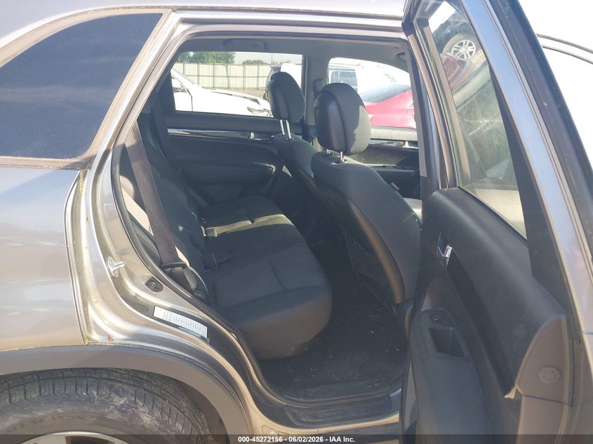 2013 Kia Sorento VIN 5XYKTDA23DG403400 IAAI salvage auction — ENGINE DAMAGE, Clear (Georgia), sold $925 on 2026-07-09 (photo 8)