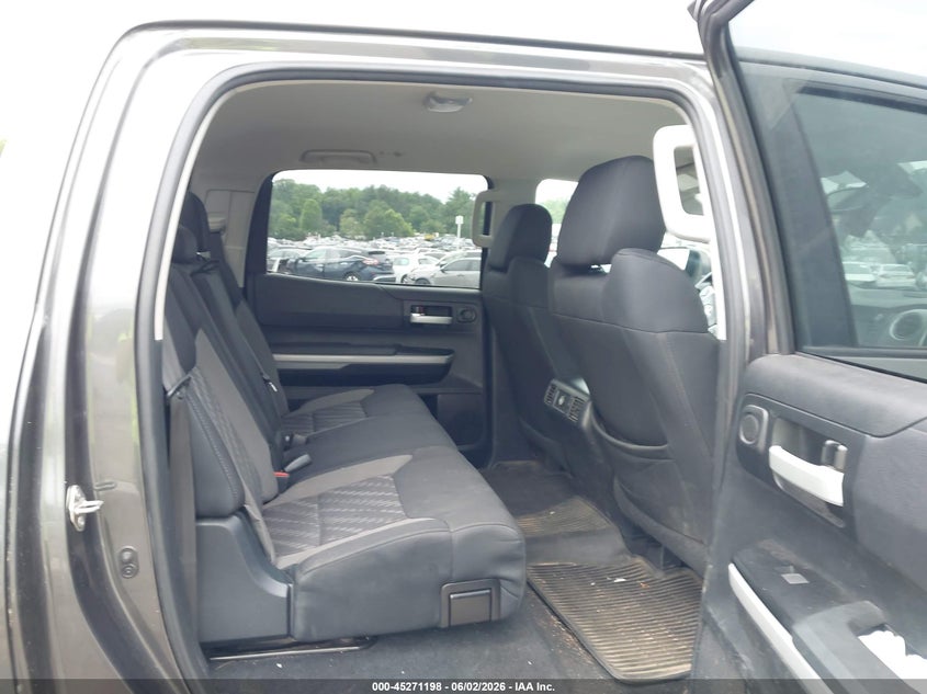 2018 Toyota Tundra VIN 5TFDW5F16JX758866 IAAI salvage auction — RIGHT FRONT, Salvage (Idaho), sold $14,150 on 2026-07-31 (photo 8)
