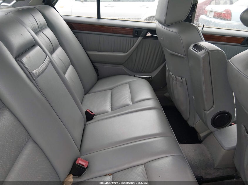 1993 Mercedes-benz 300 VIN WDBED30E3PB869566 IAAI salvage auction — NORMAL WEAR, Clear (Michigan), sold $725 on 2026-07-20 (photo 8)
